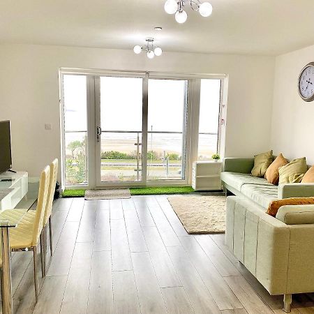 Lovely New 2 Bedroom Condo With Stunning Seaviews Penmaen-mawr Kültér fotó