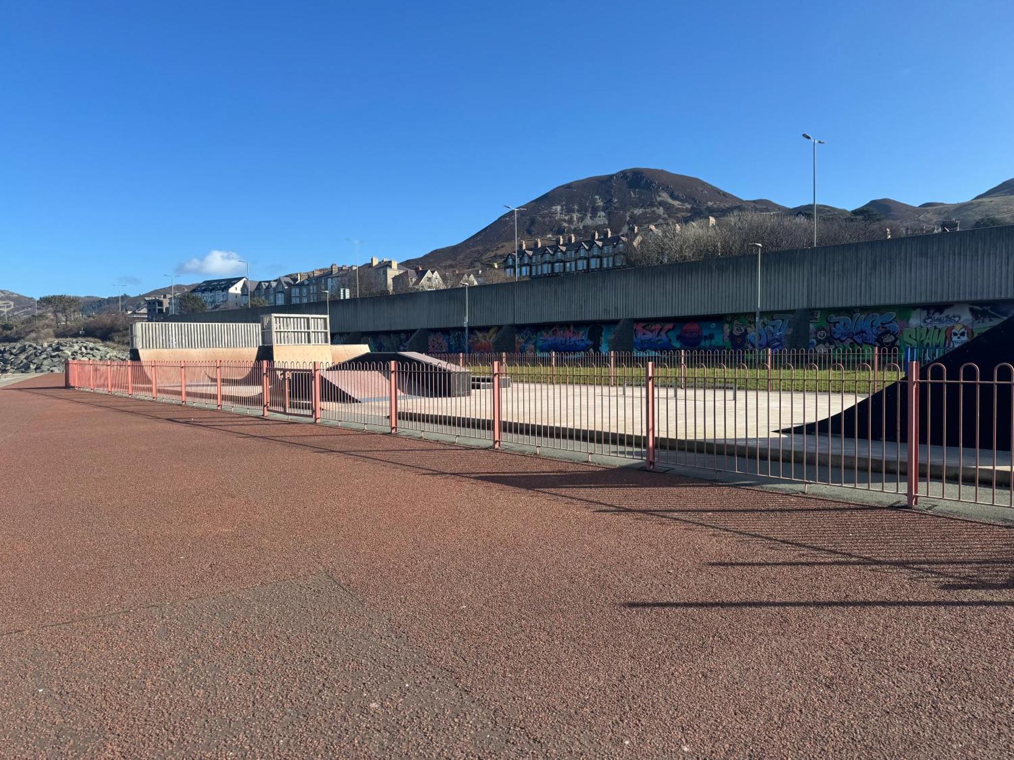 Lovely New 2 Bedroom Condo With Stunning Seaviews Penmaen-mawr Kültér fotó