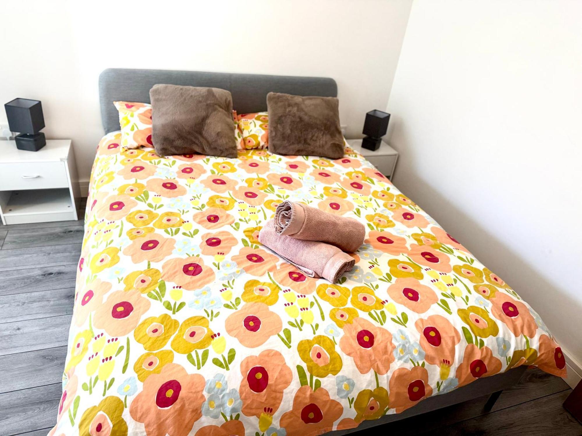 Lovely New 2 Bedroom Condo With Stunning Seaviews Penmaen-mawr Kültér fotó