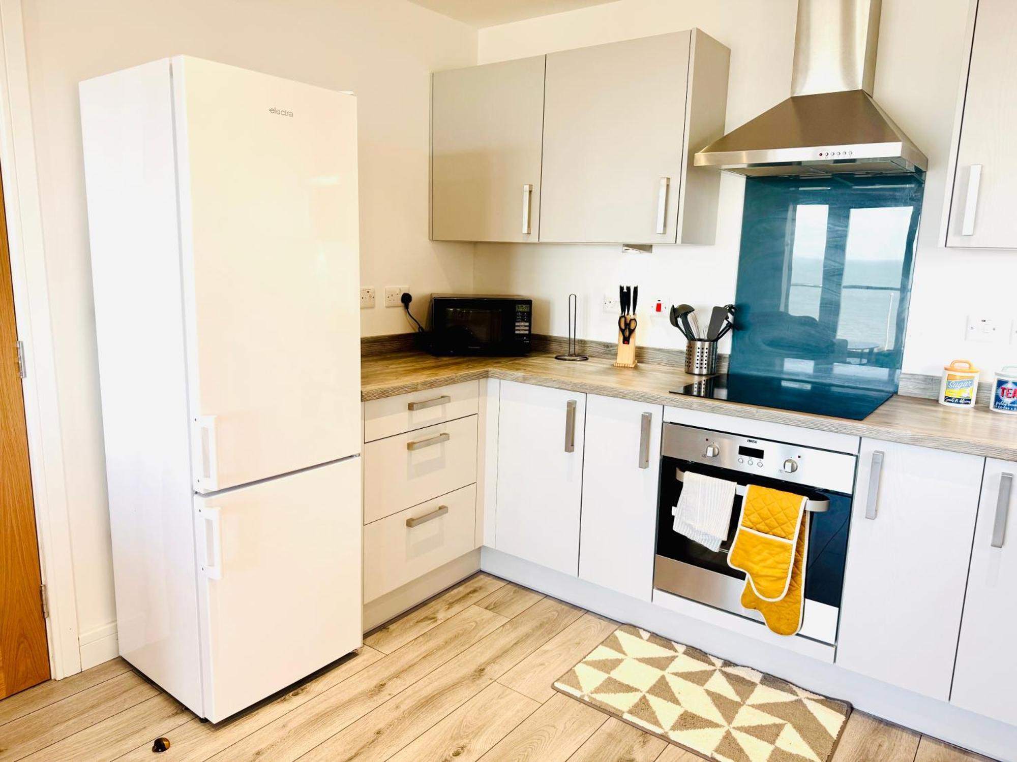 Lovely New 2 Bedroom Condo With Stunning Seaviews Penmaen-mawr Kültér fotó